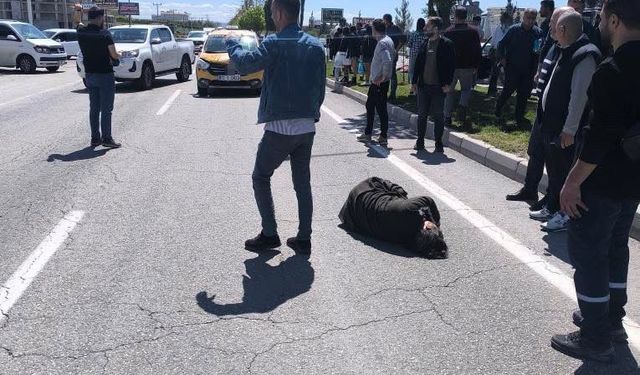 Batman’da otomobil yayalara çarptı: 2 yaralı