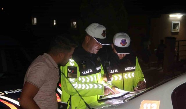 Kurallara uymayan motosiklet sürücüleri jandarmadan kaçamadı