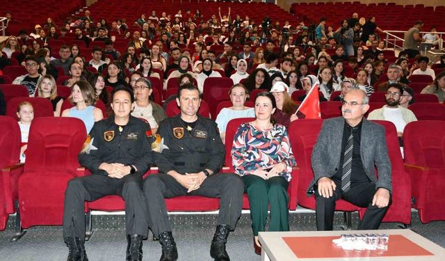 SOLOTÜRK Pilotu Bakıcı: "Ay yıldızlı bayrağımız dalgalandıkça bizlerin maneviyatı arşa çıkıyor. Bu gururu inanılmaz şekilde yaşıyoruz"