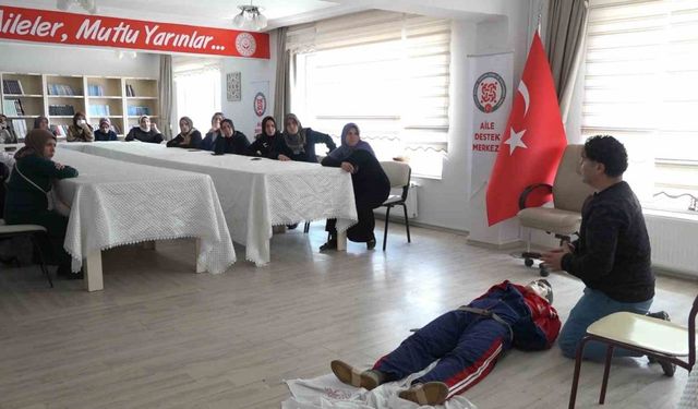 Tatvan’da kadınlara "ilk yardım" eğitimi verildi