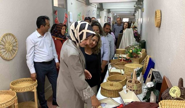 Karaman’da kursiyerlerin el emeği yüzlerce eser sergilendi