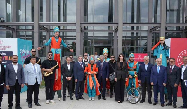 Kültür Yolu Festivali başladı: "Samsun’dan dünya kültür turizmine büyük katkı"