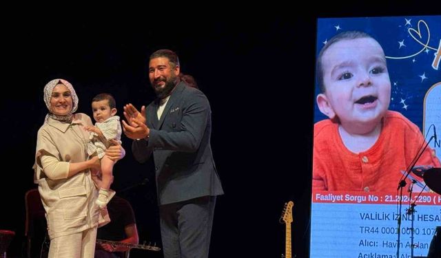 Sanatçı Üngür, Alpaslan bebek yararına konser verdi