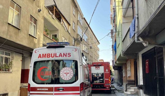 Bağcılar’da 5 katlı binada yangın