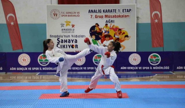 Genç karateciler Ağrı’da madalya için ter döktü
