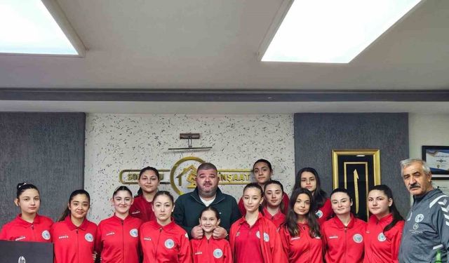 Hentbol Kadınlar Süper Ligi’nde mücadele eden kulüp başkanı istifa etti