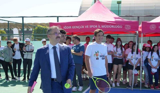 Iğdır’da 5. Kayısı Cup Tenis Turnuvası heyecanı başladı