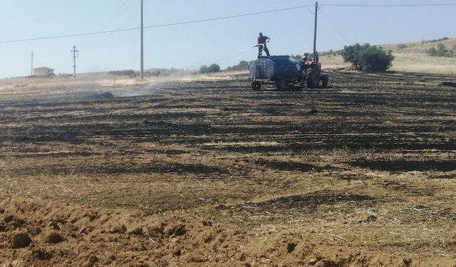Isparta’da 30 dönümlük tarla yanarak kül oldu