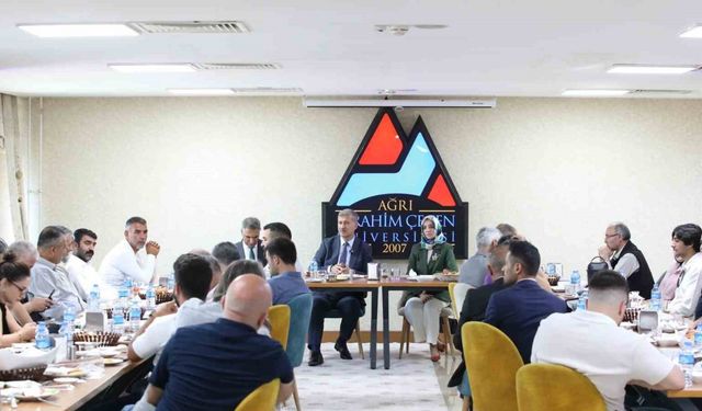 Prof. Dr. Gülçin, Basın Mensupları ile Bir Araya Geldi