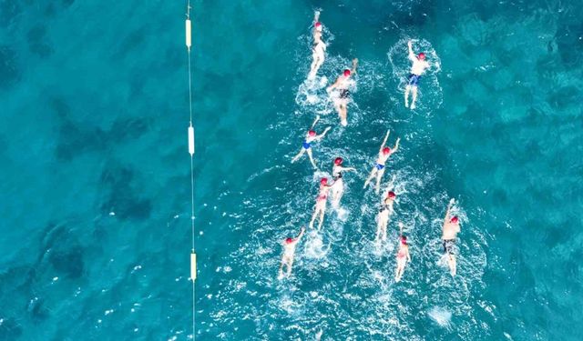 Bodrum’da sağlık için kulaç attılar