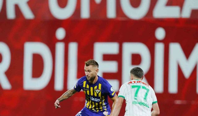Trendyol Süper Lig: Eyüpspor: 0 - Konyaspor: 3 (İlk yarı)