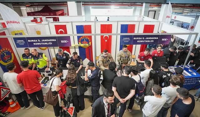 Jandarma teşkilatının görev ve kabiliyeti Marmara Bölgesi Kariyer Fuarı'nda tanıtıldı