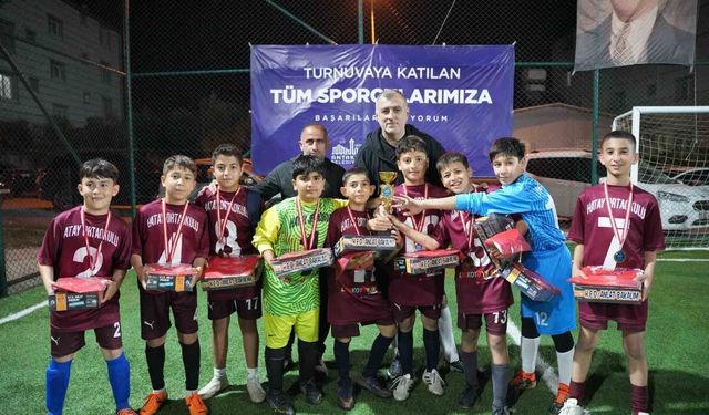 Antakya Belediyesi 2.Futbol Turnuvası rekabetli maçlara sahne oldu