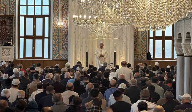 Düzce'de camiler doldu taştı