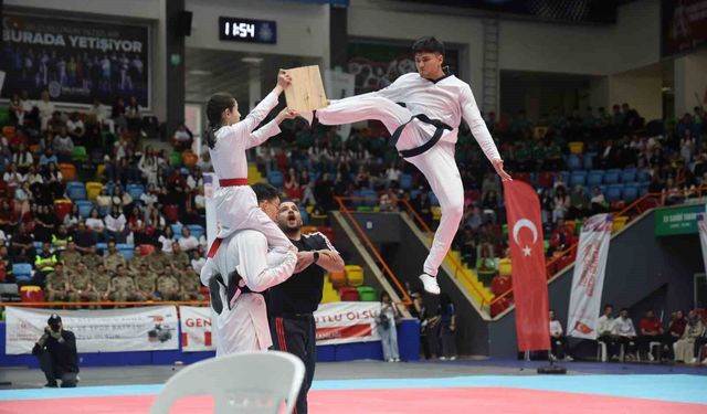 Konya'da 19 Mayıs Atatürk'ü Anma Gençlik ve Spor Bayramı kutlandı