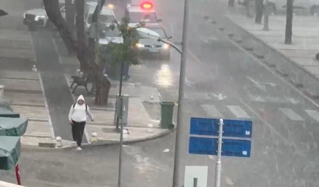 Muğla'da sağanak ve dolu hayatı olumsuz etkiledi