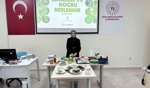 Sivas'ta yurt öğrencilerine sağlıklı beslenme eğitimi verildi