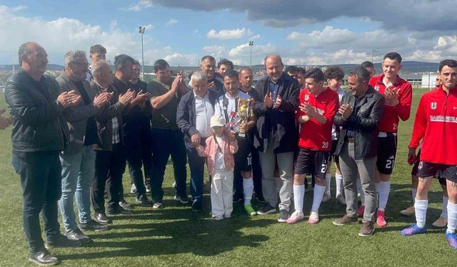 Tavşanlı'da ligin bitimine 2 hafta kala şampiyon Göbelspor oldu