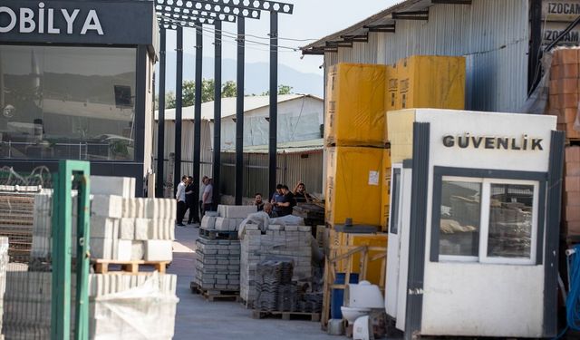GÜNCELLEME - Sakarya'da iş yerinde asansörün düşmesi sonucu 6 kişi yaralandı