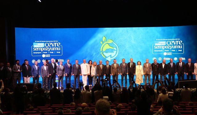 Kocaeli'de düzenlenen sempozyumda Marmara Denizi odaklı çevre sorunları görüşülüyor