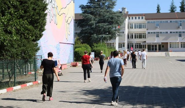 Trakya'da YKS'nin ilk oturumu Temel Yeterlilik Testi başladı