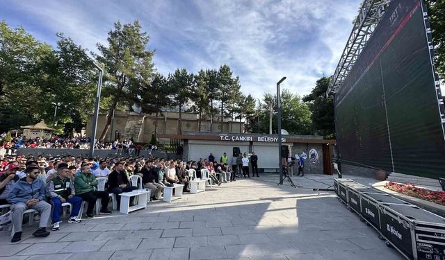 Milli maç heyecanı Çankırı'da dev ekranda yaşanıyor