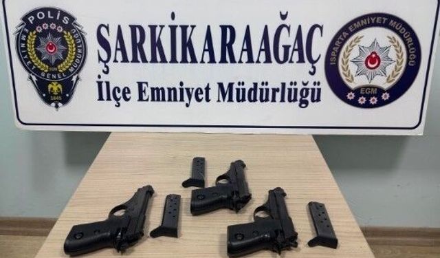 Şarkikaraağaç'ta ruhsatsız silah operasyonu: 2 şüpheli hakkında işlem başlatıldı