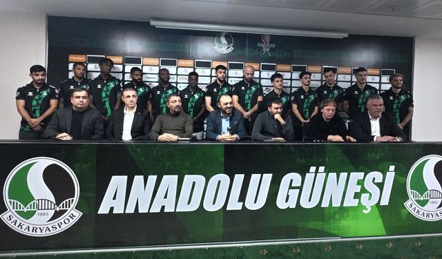 Herkes birbirine bakıyor!