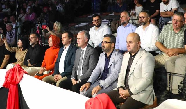 Altın Mobilya halk dansları yarışmasında heyecan başladı