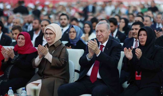 Emine Erdoğan: '15 Temmuz, tarihi bir dönüm noktasıdır'