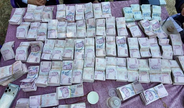 İki gece iki gün süren düğünde 35 koyun kesildi, 6 milyon lira takı takıldı