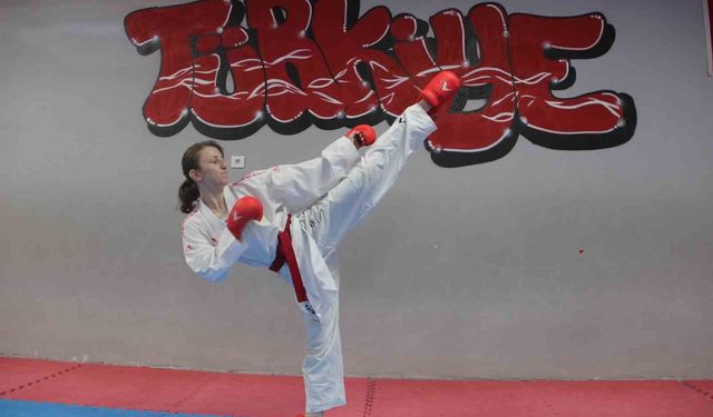 Manisa Celal Bayar Üniversitesi sporcusu Nurbade Büber, dünya zirvesine çıktı