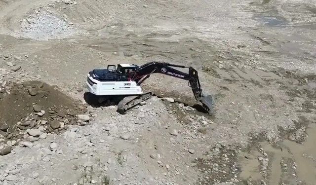 Sinop'ta muhtemel sel ve taşkınlara karşı 'dere ıslahı' mesaisi
