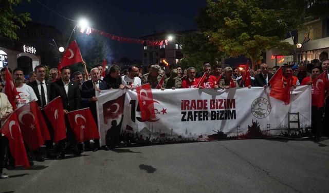 Vali Ekici: '15 Temmuz hain darbe girişimi milletin iradesiyle tarihe gömüldü'