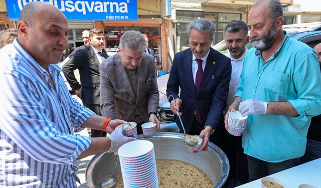 Başkan Alemdar'dan aşure ikramı