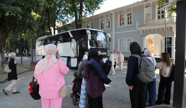 Hendek Belediyesi bu yılda binlerce kadını denizle buluşturdu