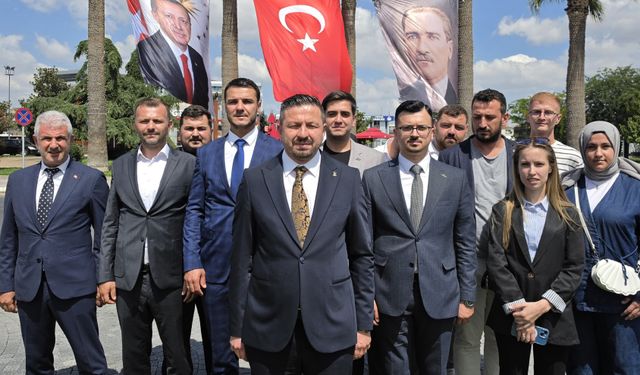 Balıkesir'de Zafer Bayramı kutlamasında Cumhurbaşkanı Erdoğan'ın fotoğrafının asılmamasına tepki gösterildi