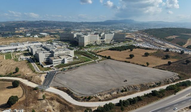 Bursa Şehir Hastanesinde 1250 araçlık otopark hizmete açıldı
