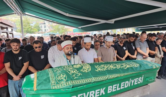 İstanbul'daki trafik kazasında ölen kameramanın cenazesi Zonguldak'ta defnedildi