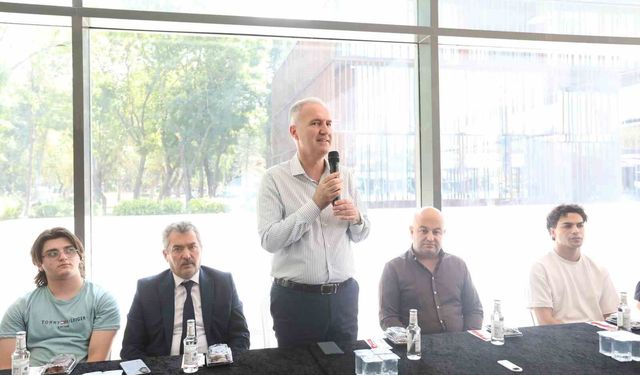 Başkan Taban YKS'de ilk 30 bine gireni İnegöllü öğrencilerle buluştu