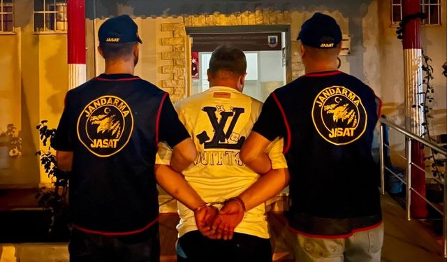 İzmir'de 15 yıl hapis cezası bulunan firari operasyonla yakalandı