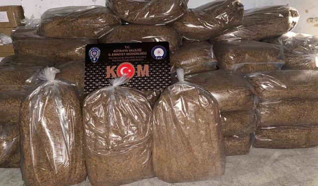 Kütahya'da 2 araca kaçakçılık operasyonu: 1 ton 716 kilo tütün ele geçirildi