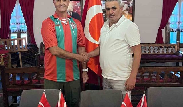 Osmanelispor 'İmparator' lakaplı Hasan Kol ile 'yola devam' dedi