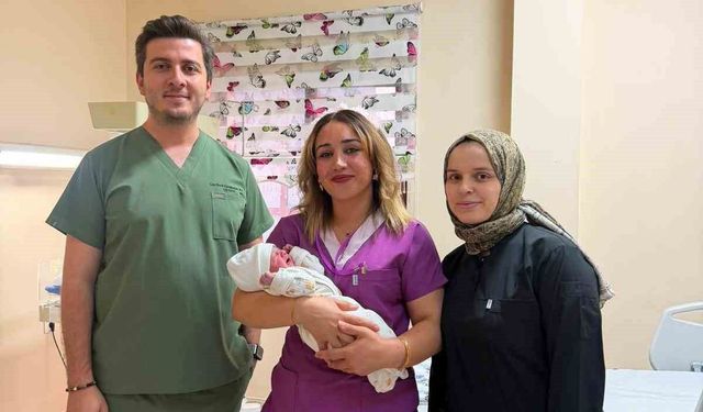 Patnos Devlet Hastanesinde büyük başarı: İlki sezaryen olan Anne ikinci bebeğini normal doğumla kucağına aldı