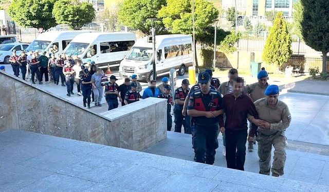 Uşak'ta belediye şirketlerinde sigortalı gösterilip Yalım'ın işletmelerinde çalışanlarına yönelik operasyonda 9 kişi tutuklandı