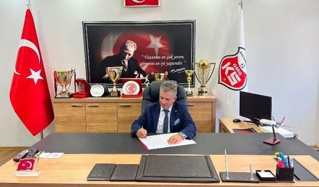 Yönetim kurulu üyelerini istifaya davet eden Kastamonuspor Başkanı görevden alındı