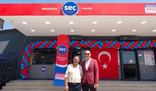 Seç Market depremde bakkalını kaybeden Hataylı esnafa destek oldu
