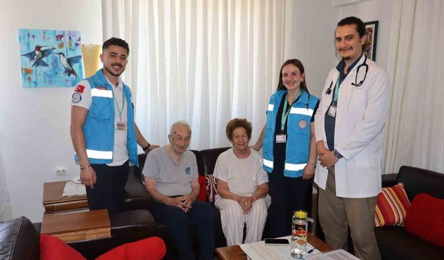 Evde sağlık hizmetleri gönüllere dokunuyor