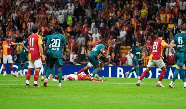 Trendyol Süper Lig: Galatasaray: 0 - Kocaelispor: 0 (İlk yarı)