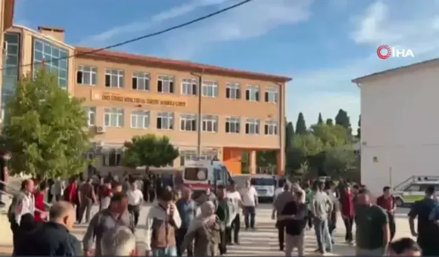 Manisa Turgutlu'da lisenin önünde silahlı saldırı: Yaralılar var